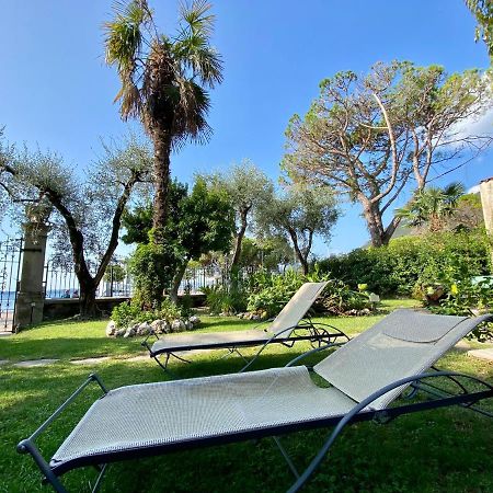 Casa Vacanze Gabbianella Villa Con Giardino Lungolago Maderno トスコラーノ・マデルノ エクステリア 写真