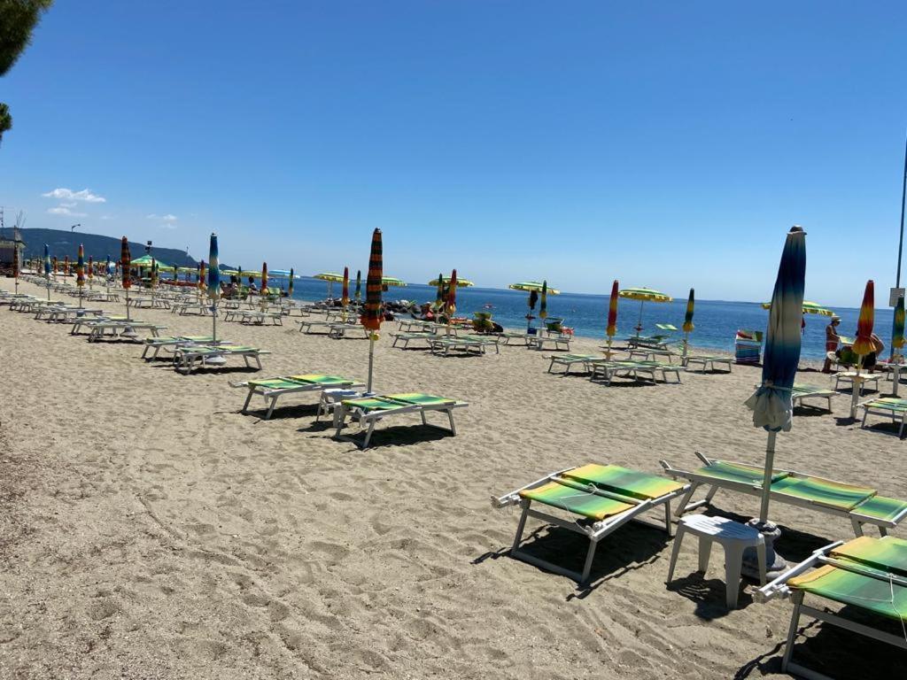 Casa Vacanze Gabbianella Villa Con Giardino Lungolago Maderno トスコラーノ・マデルノ エクステリア 写真
