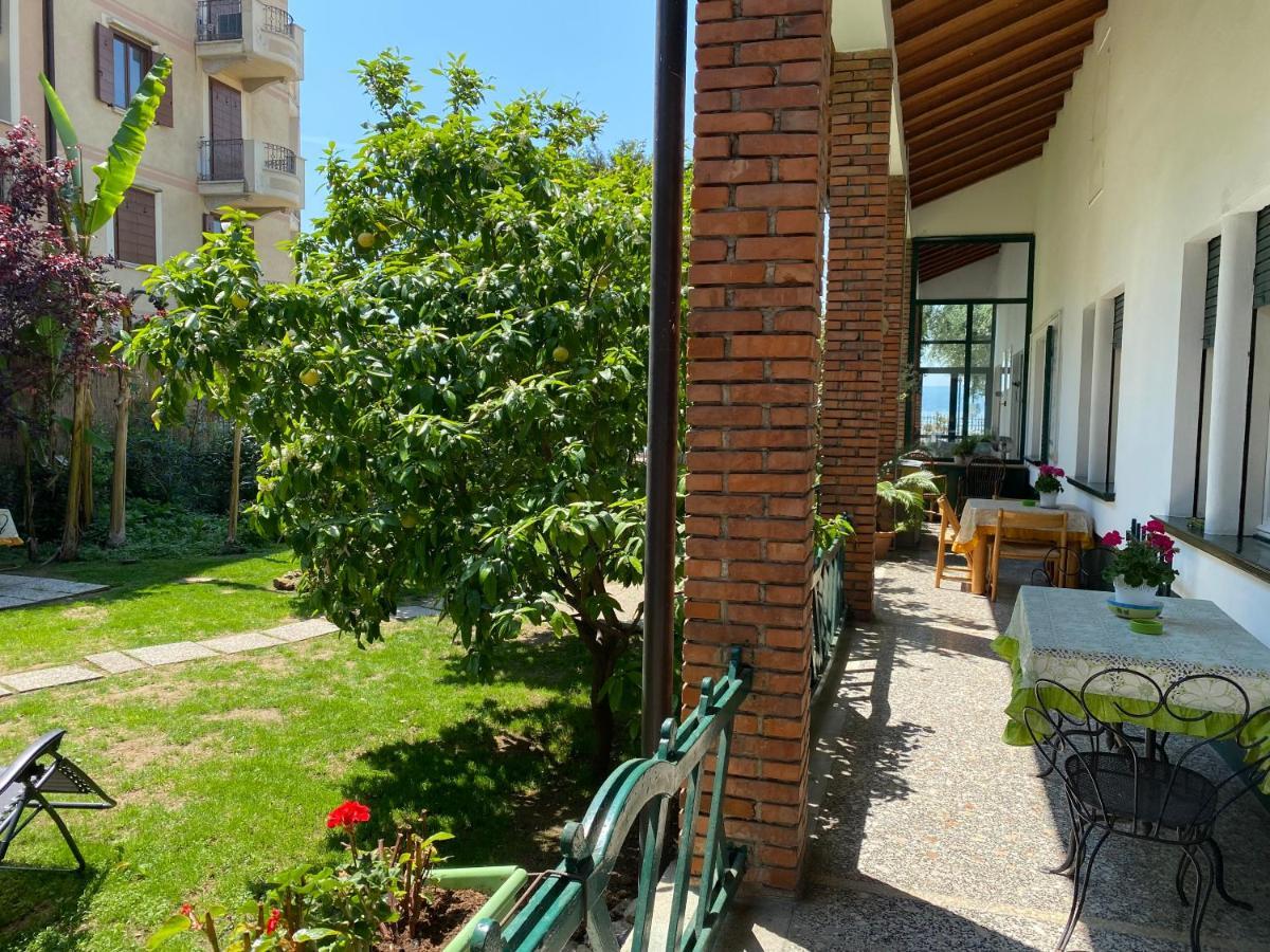 Casa Vacanze Gabbianella Villa Con Giardino Lungolago Maderno トスコラーノ・マデルノ エクステリア 写真